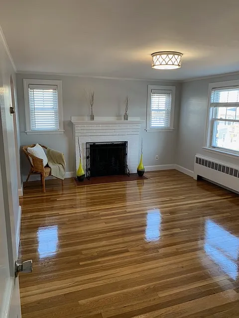 1517 Centre St — Photo 2