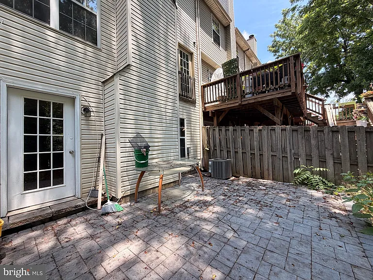 107 Stafford Mews Ln — Photo 39
