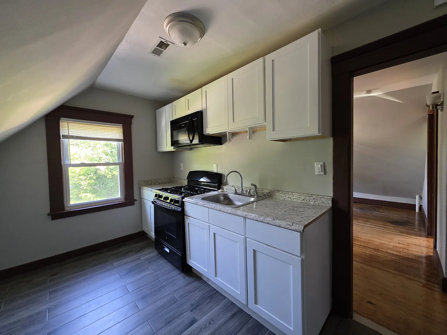 2 bed, $1,650 — Photo 3
