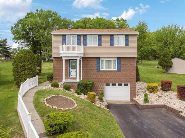 221 Barbara Ln, Connellsville, PA 15425