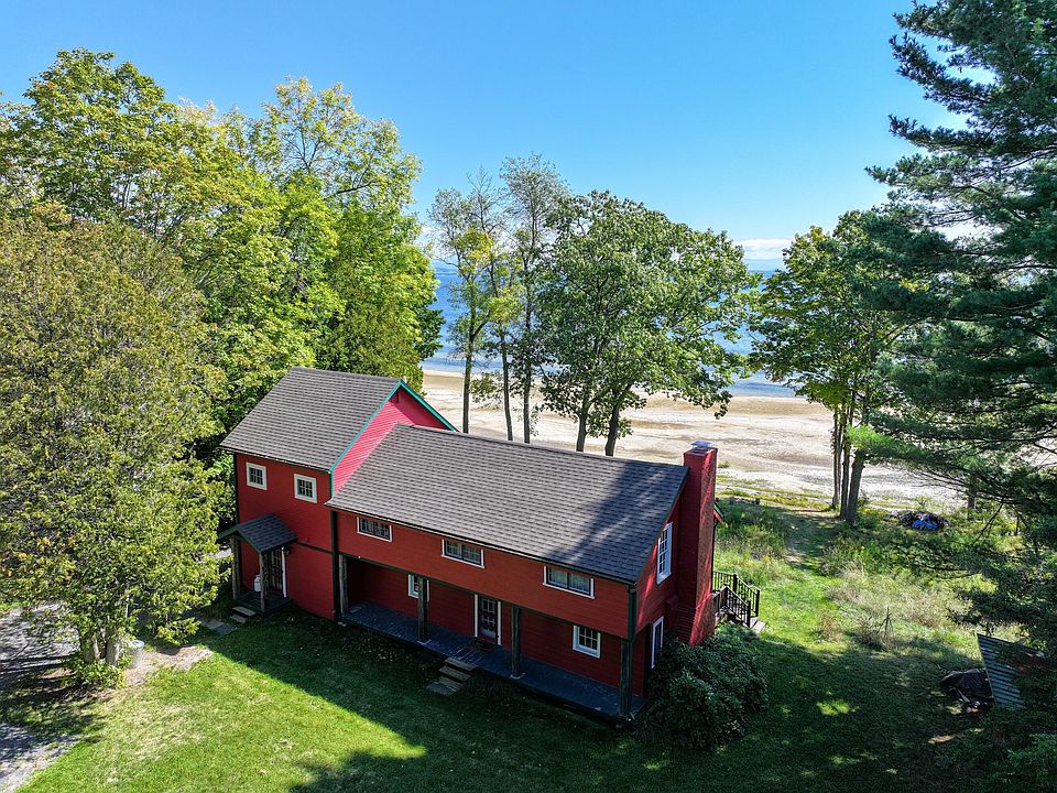 1st image of 560 Point Rd