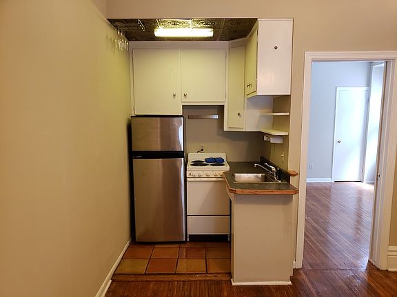 2nd image of 86 Meigs St APT 1