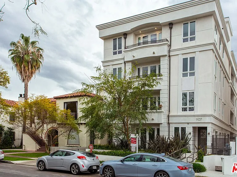 907 S Shenandoah St #302 — Photo 16