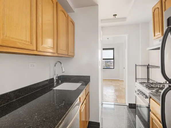 460 East 79th Street image 6 of 6