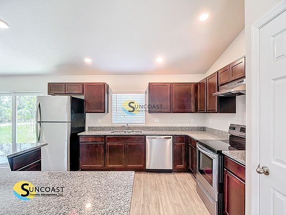 4th image of 1427 NW 20th St