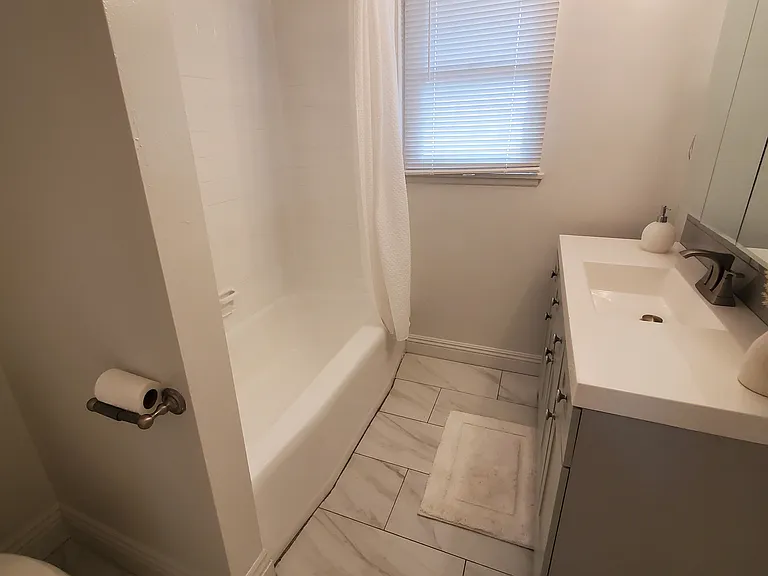 1755 E 2nd St #10 — Photo 11