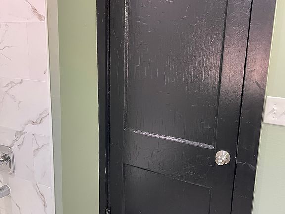 2nd image of 4311 S Grand Blvd #2F