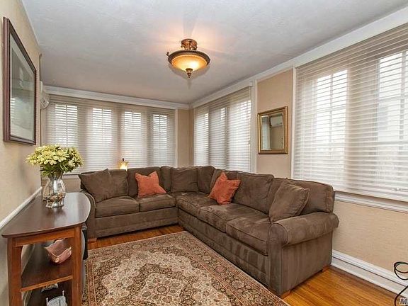 4th image of 33 Magnolia Ave