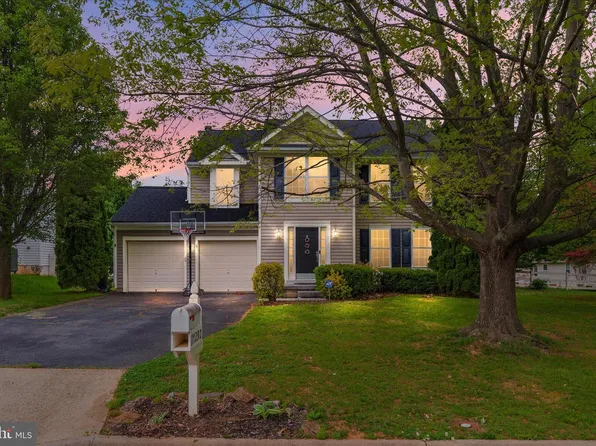 17292 Magic Mountain Dr, Round Hill, VA 20141