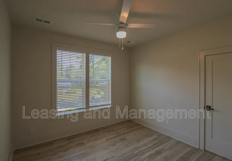 3633 Happyland Blvd — Photo 35