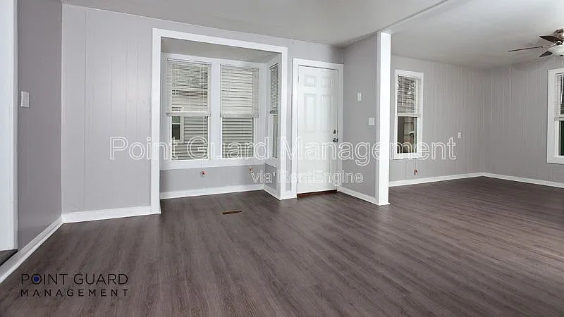 3 bed, 1.0 bath, 1032 sqft, $1,150 — Photo 3