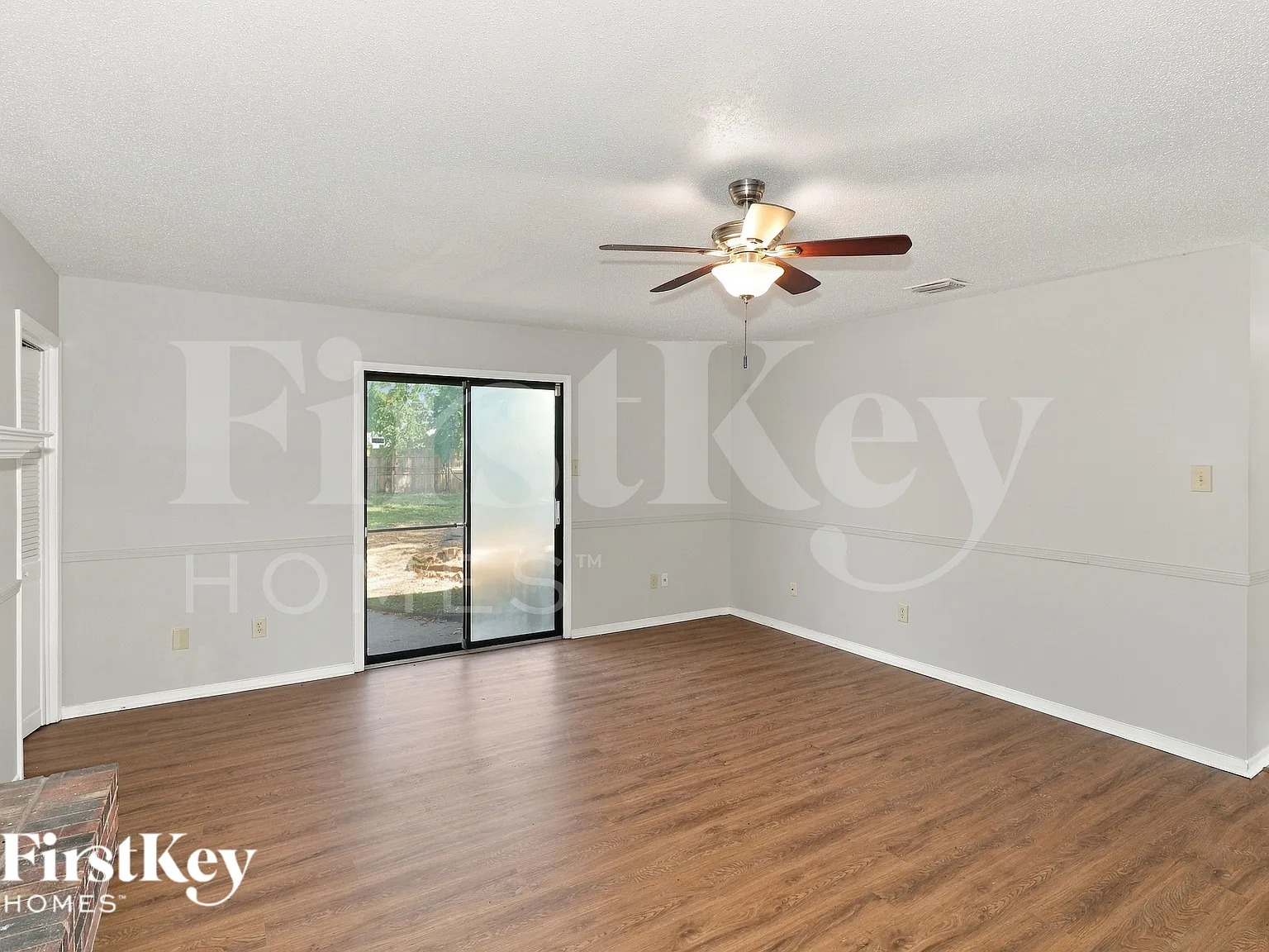 3 bed, 2.0 bath, 1335 sqft, $1,375 — Photo 3