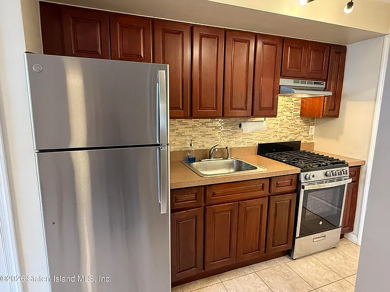 97 Crabtree Ave — Photo 8