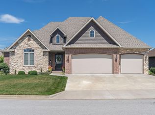 851 E Edenmore Cir, Nixa, MO 65714
