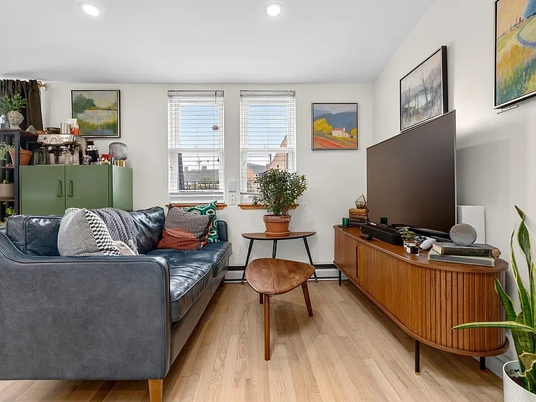 16 Symphony Rd #5 — Photo 3