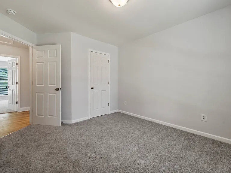 718 Park Ave — Photo 16