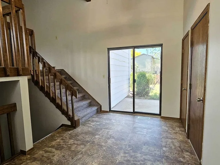 5060 Horseshoe Bnd — Photo 2
