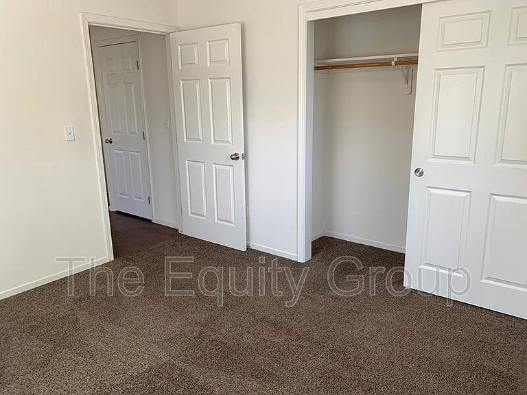 2218 W Lark Ave — Photo 7