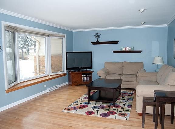 2nd image of 147 N Richards Dr
