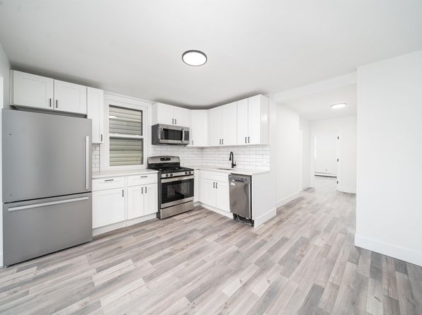 326 Avenue E #4, Bayonne, NJ 07002