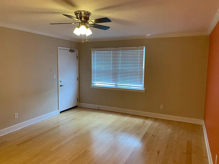 1397 Broadview Ave #8 — Photo 5