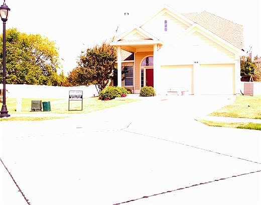 1st image of 105 Hilltop Dr