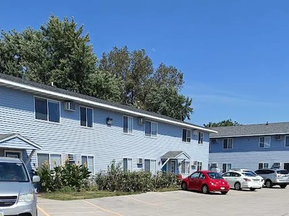 220 Sugar Creek Ln, North Liberty, IA 52317