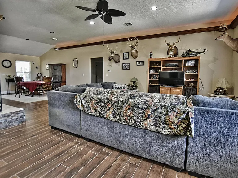 9101 Quail Roost Dr — Photo 4
