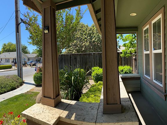 3rd image of 348 Bonita Ave