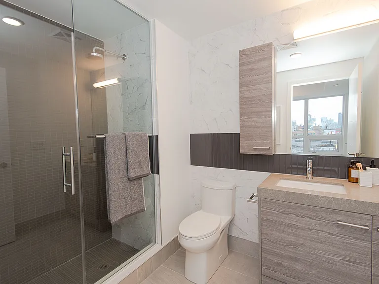 484 Spadina Ave — Photo 49