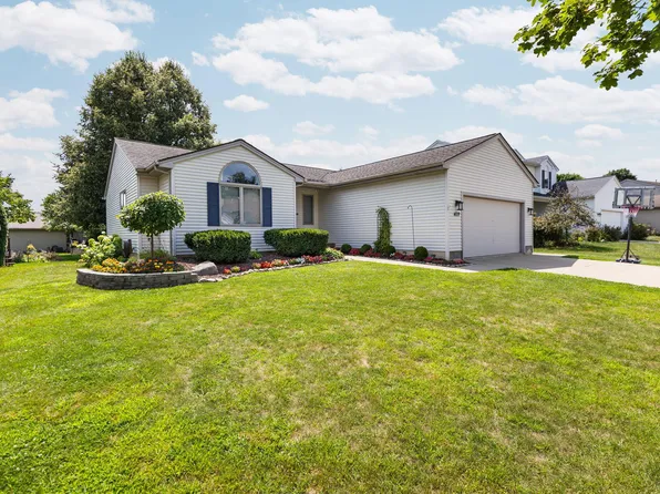 419 Woodland Dr W, Saline, MI 48176