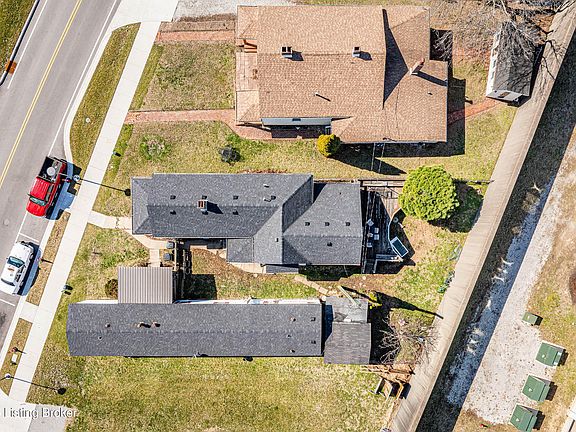 4th image of 427 E Riverside Dr