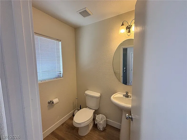 586 Brinkburn Point Ave — Photo 5