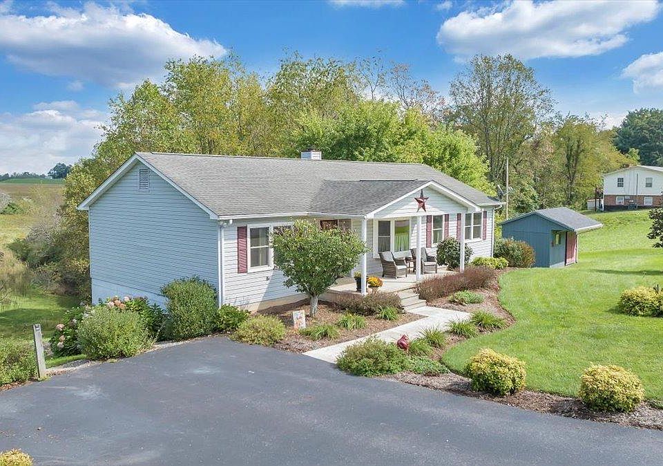 1st image of 261 Parkview Dr