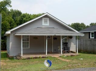 358 E Catawba Ave, Mooresville, NC 28115
