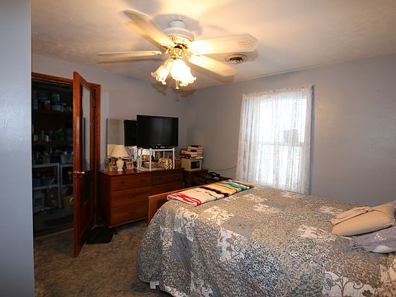 4th image of 310 Township Road 1057
