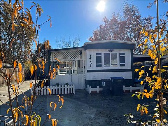 3rd image of 14707 Walnut Ave