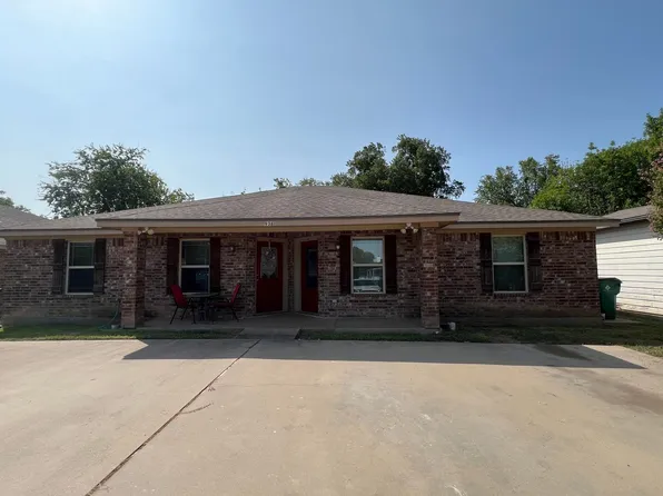 938 W Three A St #B, Mc Gregor, TX 76657