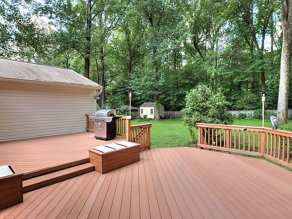 5th image of 4208 Wakefield Dr