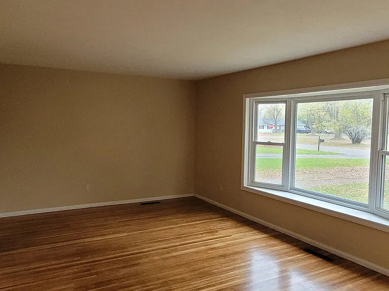 9 Christy Pkwy — Photo 7