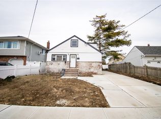 937 Hastings St, Baldwin, NY 11510