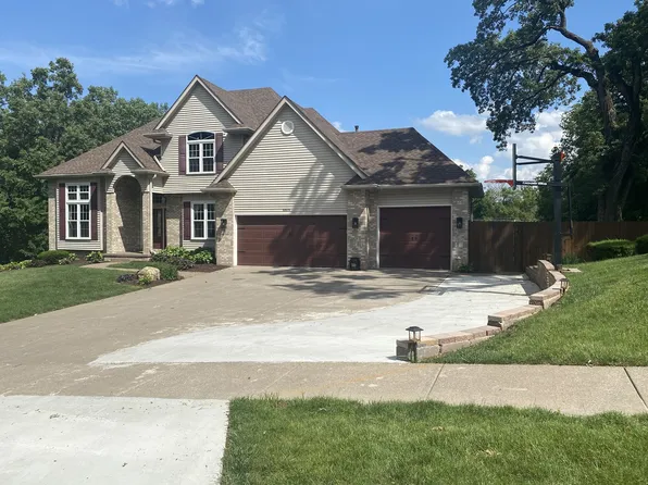 6809 Ridges Ct, Bettendorf, IA 52722