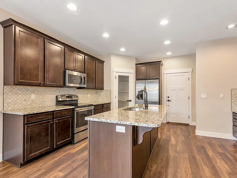 2961 S Willow Creek Dr — Photo 3