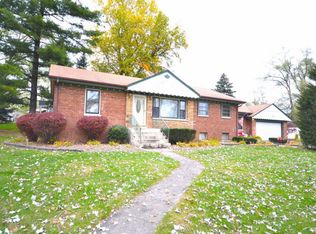 1S550 Monterey Ave, Oakbrook Terrace, IL 60181