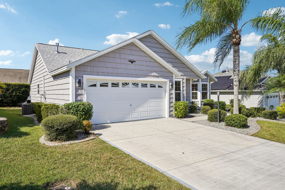 Wyatt Ave-S2410-001.jpg