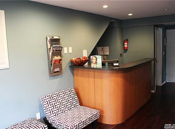 2nd image of 6918 Kissena Blvd
