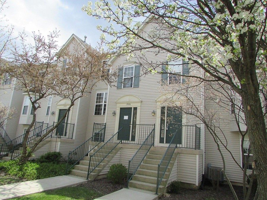 2nd image of 1986 Grandview Pl