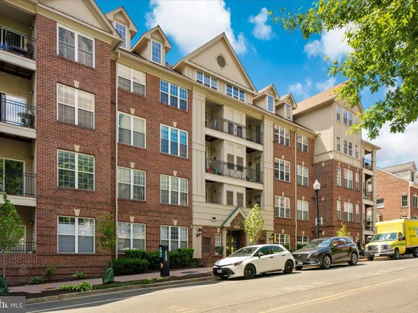 2330 14th St N APT 207, Arlington, VA 22201