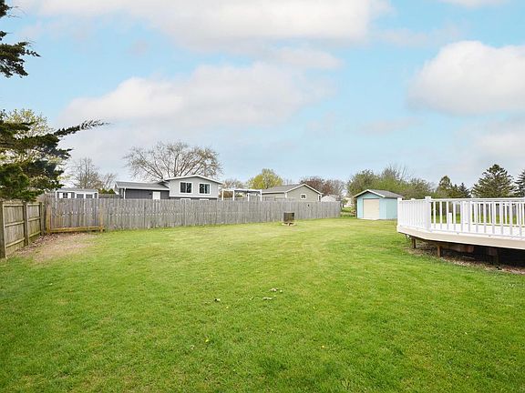 4th image of 111 S Middle ROAD