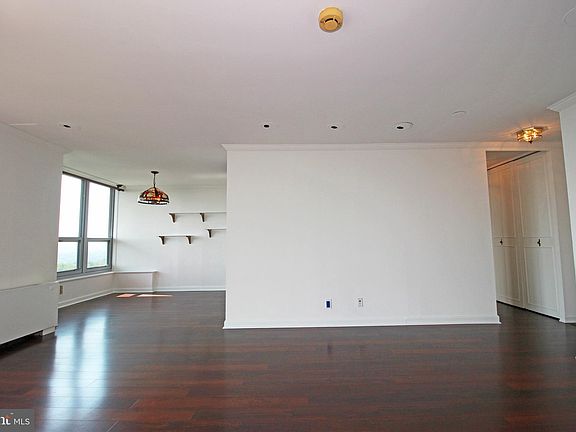 5th image of 3600 Conshohocken Ave APT 2205